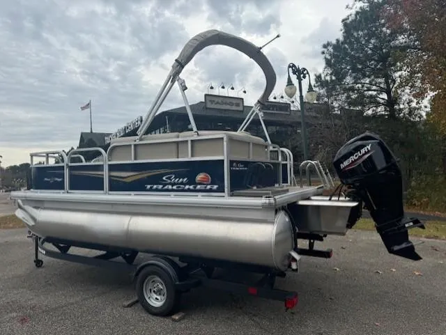 Slide: The Image of Sun Tracker Bass Buggy 16 XL Select 2025 - 85