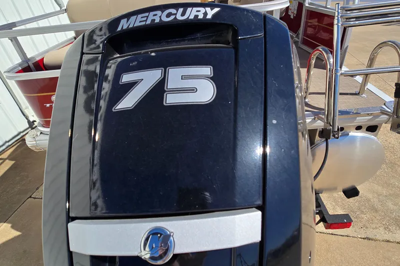 Slide: The Image of Mercury 75 outboard motor on 2025 Sun Tracker Party Barge 18 DLX. - 9