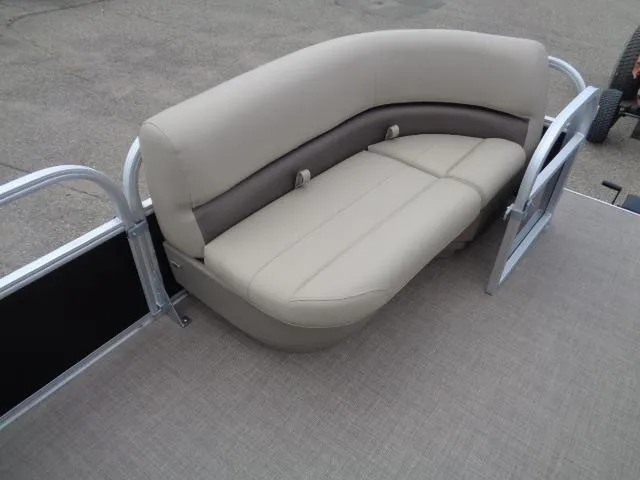 Slide: The Image of Sun Tracker Party Barge 16 DLX 2025 - 51