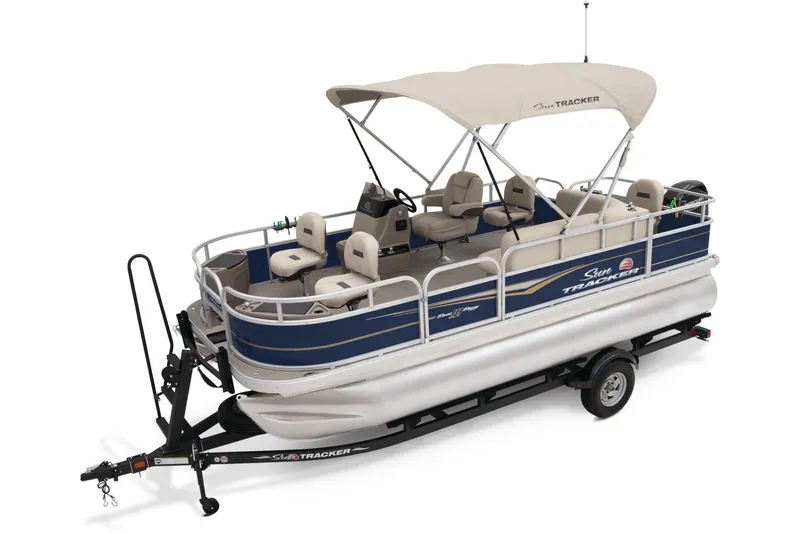 Slide: The Image of Sun Tracker Bass Buggy 18 DLX 2025 - 13