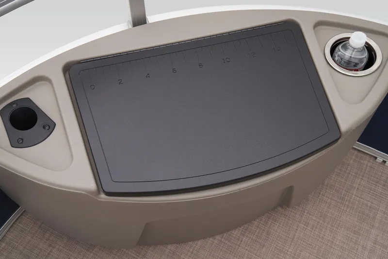 Slide: The Image of Sun Tracker Bass Buggy 18 DLX 2025 - 32