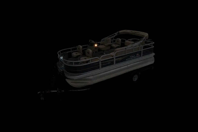 Slide: The Image of Sun Tracker Bass Buggy 18 DLX 2025 - 70