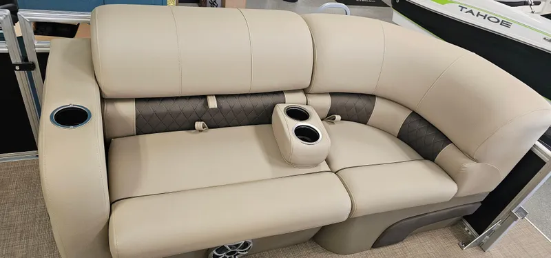 Slide: The Image of Sun Tracker SportFish 22 DLX 2025 - 3