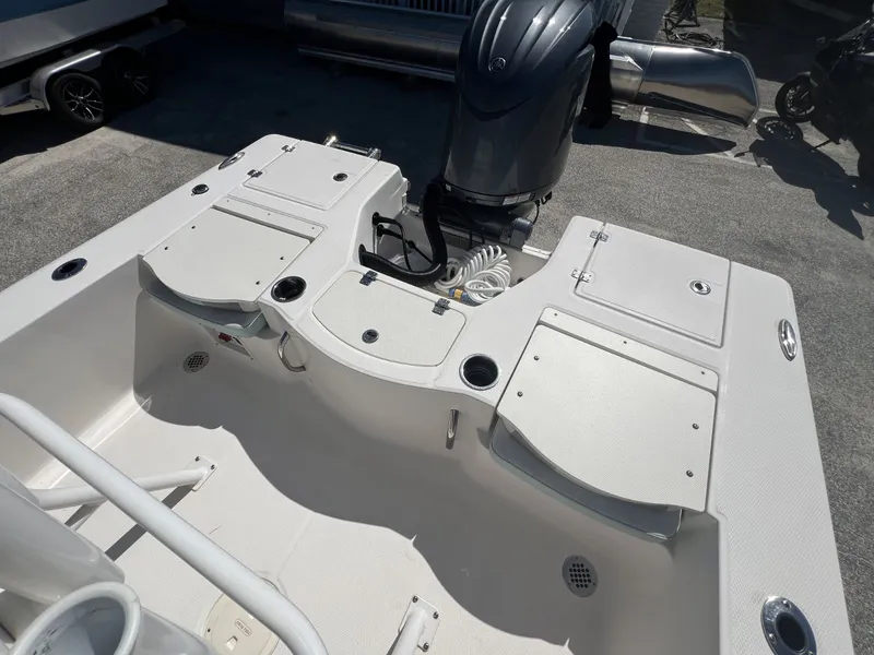Slide: The Image of Robalo 206 Cayman 2024 - 7