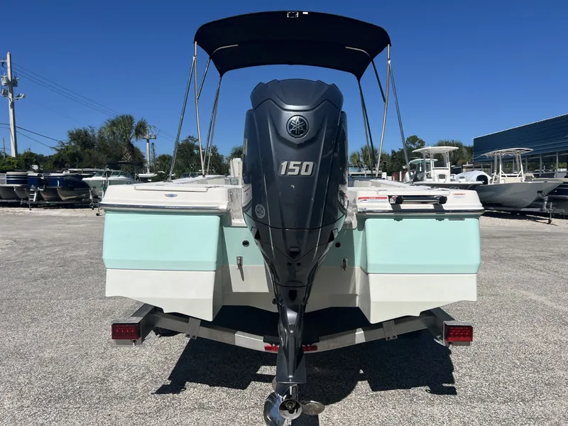 Slide: The Image of Robalo 206 Cayman 2024 - 3