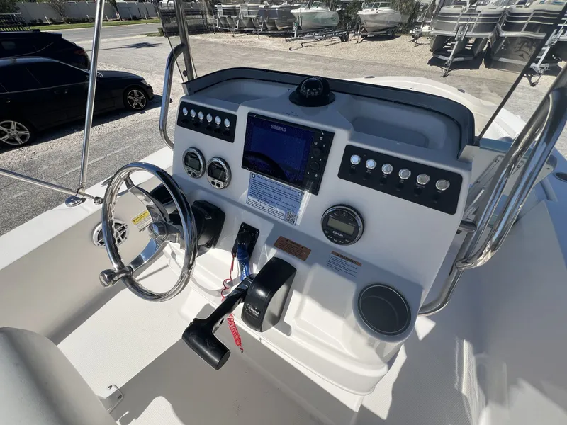 Slide: The Image of Robalo 206 Cayman 2024 - 10