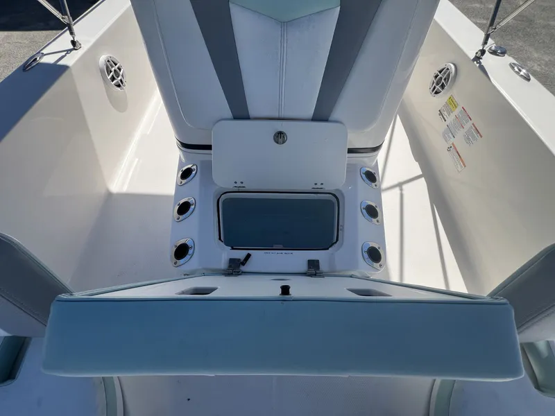 Slide: The Image of Robalo 206 Cayman 2024 - 14