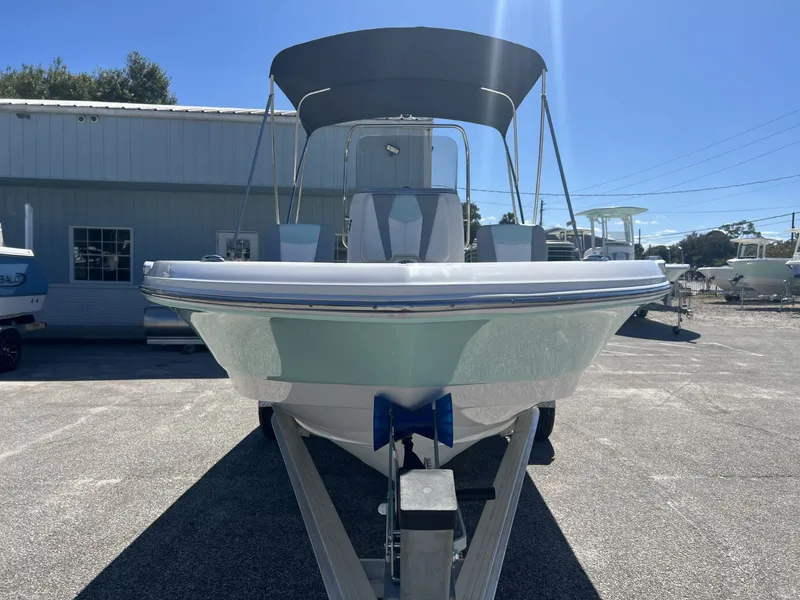 Slide: The Image of Robalo 206 Cayman 2024 - 6