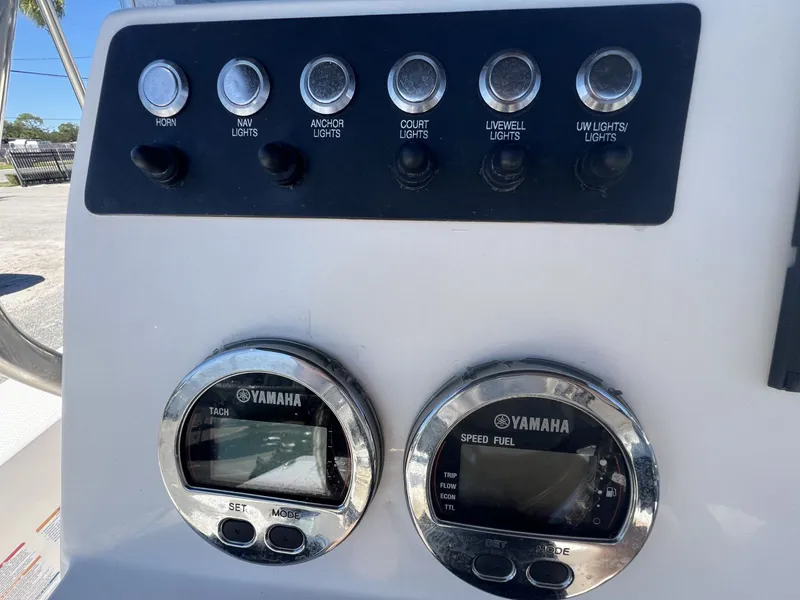 Slide: The Image of Robalo 206 Cayman 2024 - 11