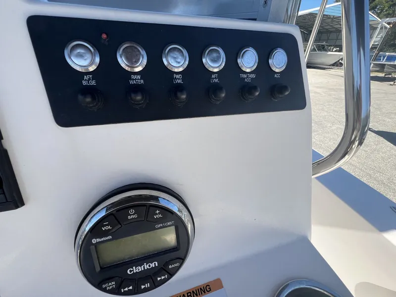 Slide: The Image of Robalo 206 Cayman 2024 - 12