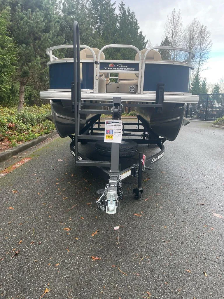 Slide: The Image of Sun Tracker Bass Buggy 18 DLX 2025 - 86