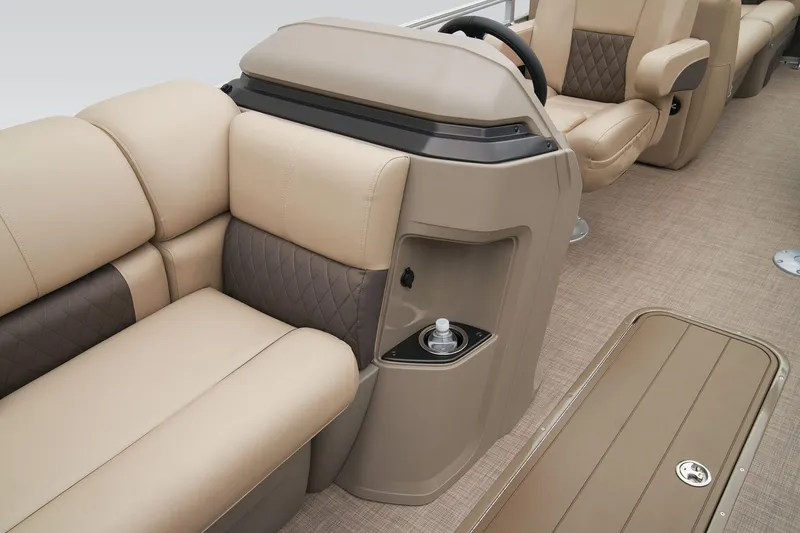 Slide: The Image of Sun Tracker Party Barge 22 RF XP3 2025 - 37