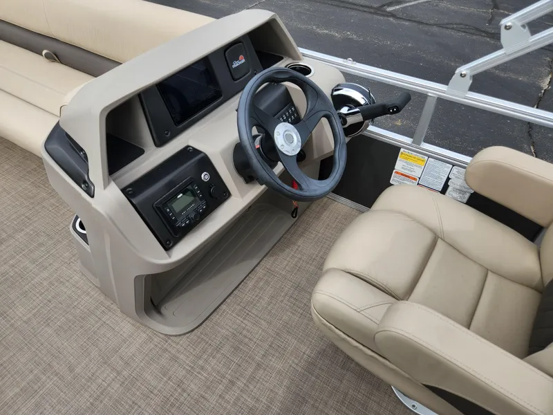 Slide: The Image of Sun Tracker Party Barge 18 DLX 2025 - 58