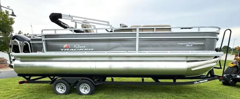Slide: The Image of Sun Tracker Fishin' Barge 22 DLX 2025 - 77
