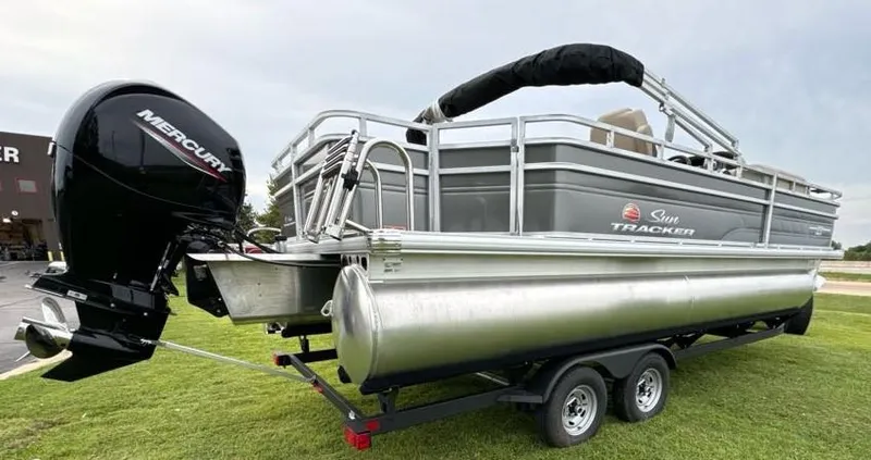 Slide: The Image of Sun Tracker Fishin' Barge 22 DLX 2025 - 80