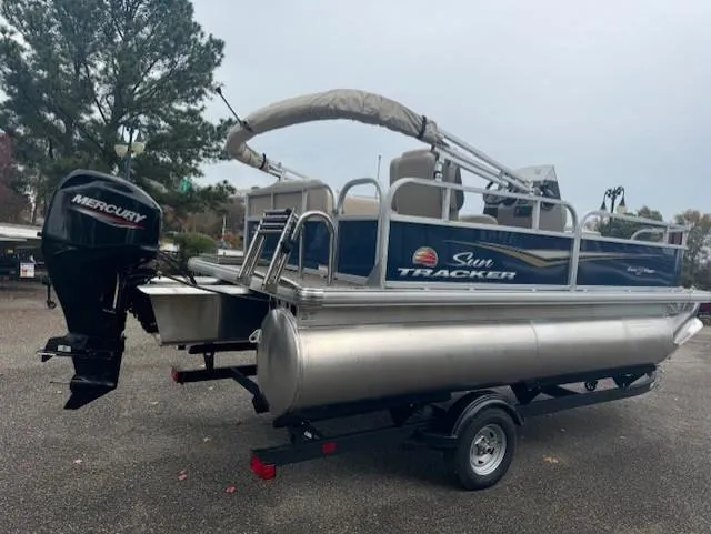 Slide: The Image of Sun Tracker Bass Buggy 16 XL Select 2025 - 83