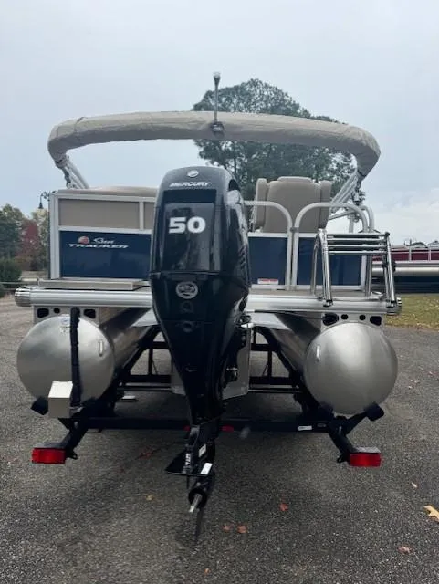 Slide: The Image of Sun Tracker Bass Buggy 16 XL Select 2025 - 84