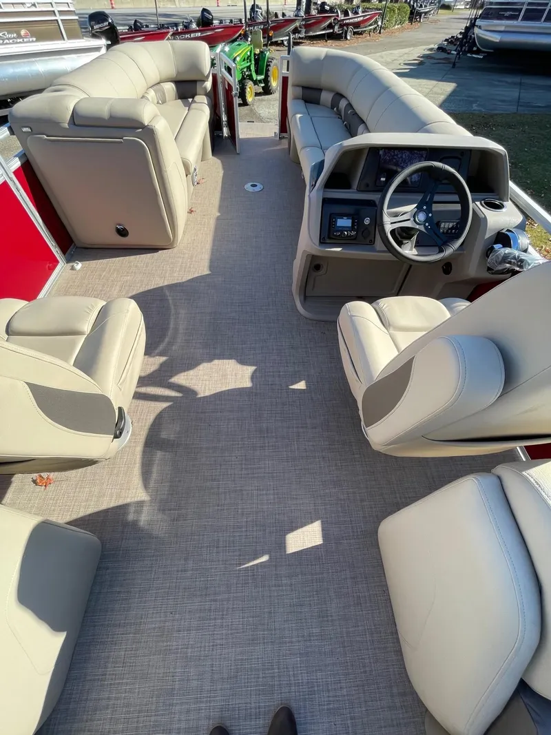 Slide: The Image of Sun Tracker Party Barge 24 DLX 2025 - 72