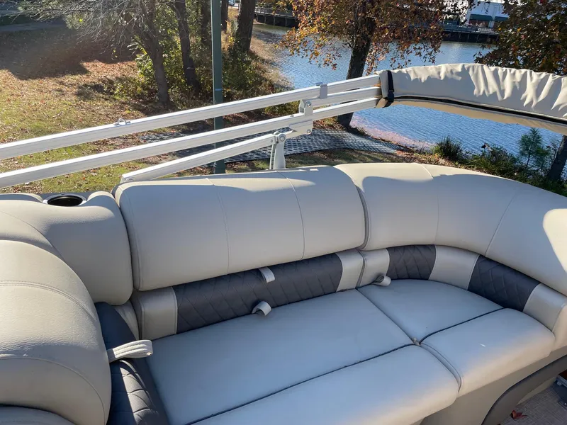 Slide: The Image of Sun Tracker Party Barge 24 DLX 2025 - 74