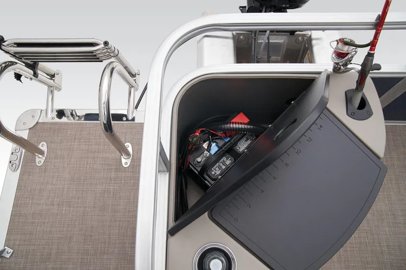 Slide: The Image of Sun Tracker Bass Buggy 18 DLX 2025 - 62