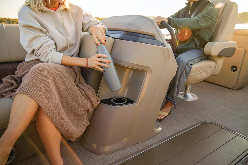 Slide: The Image of Sun Tracker Party Barge 22 RF XP3 2025 - 68