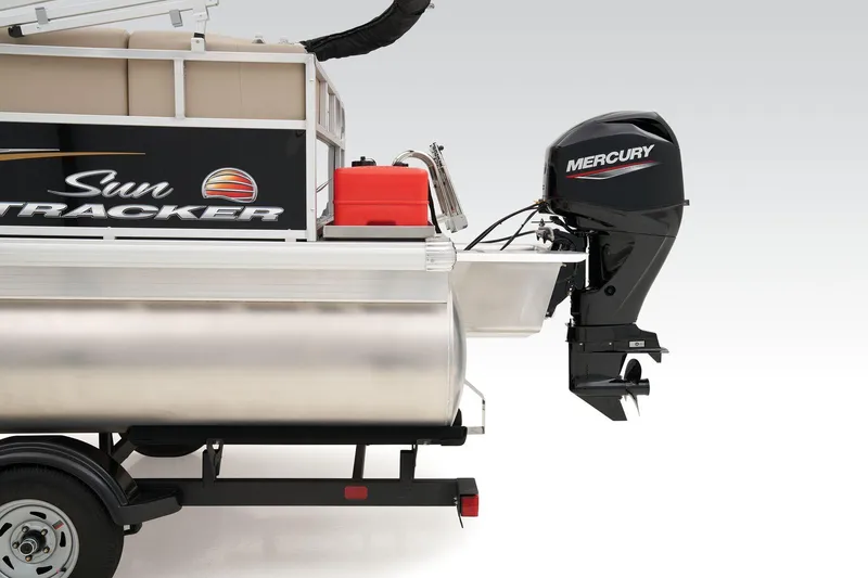 Slide: The Image of Sun Tracker Party Barge 16 DLX 2025 - 40