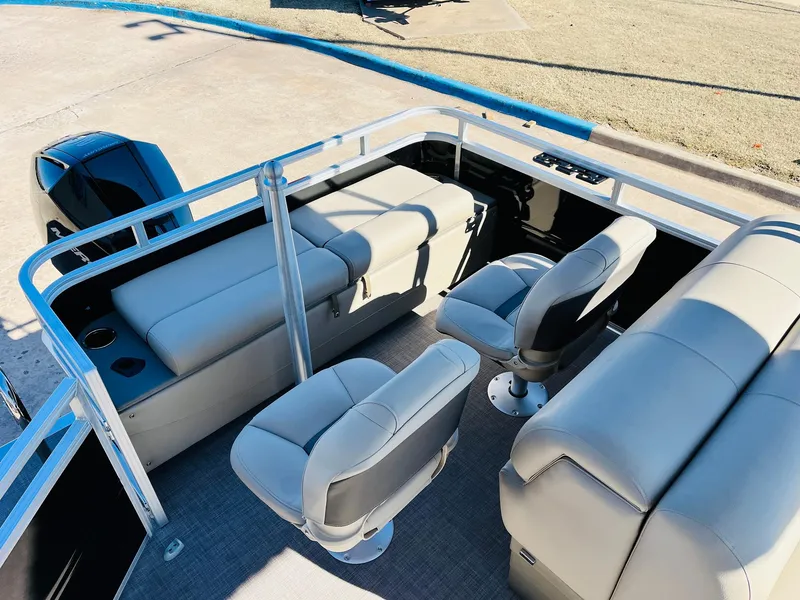 Slide: The Image of Sun Tracker SportFish 22 XP3 2025 - 51