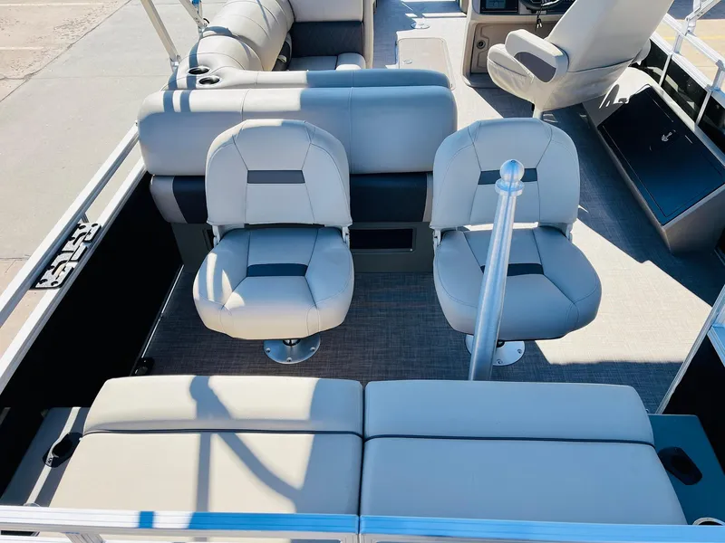 Slide: The Image of Sun Tracker SportFish 22 XP3 2025 - 53