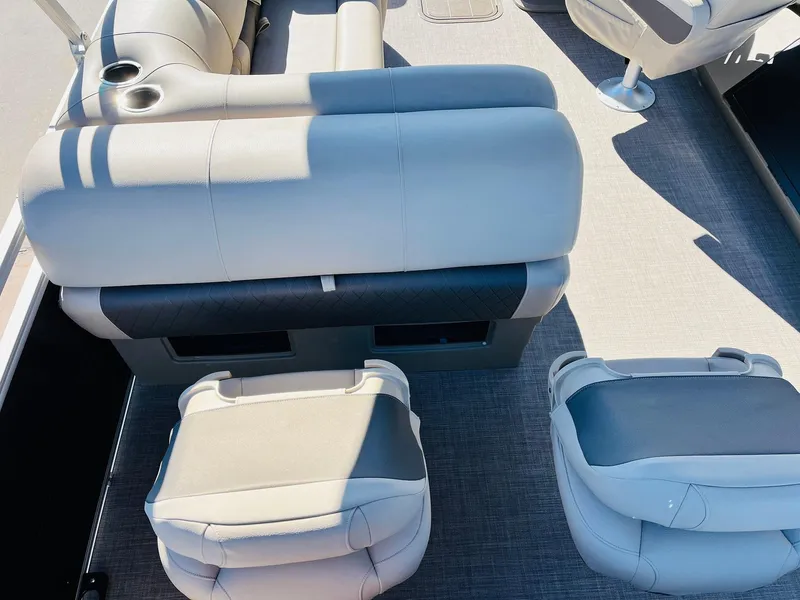 Slide: The Image of Sun Tracker SportFish 22 XP3 2025 - 57