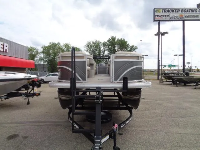 Slide: The Image of Sun Tracker Party Barge 22 DLX 2025 - 62