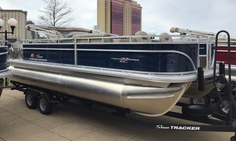 Slide: The Image of Sun Tracker Fishin' Barge 22 XP3 2025 - 70