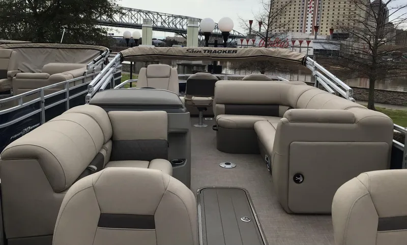 Slide: The Image of Sun Tracker Fishin' Barge 22 XP3 2025 - 72