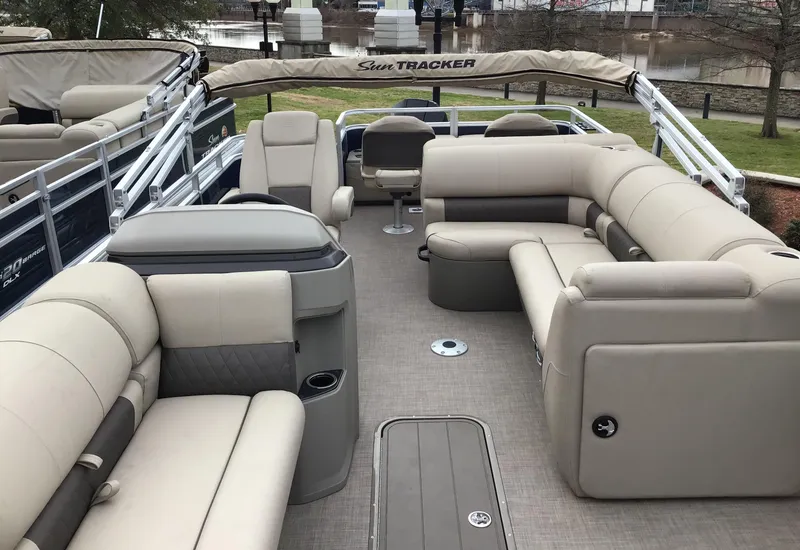 Slide: The Image of Sun Tracker Fishin' Barge 22 XP3 2025 - 73