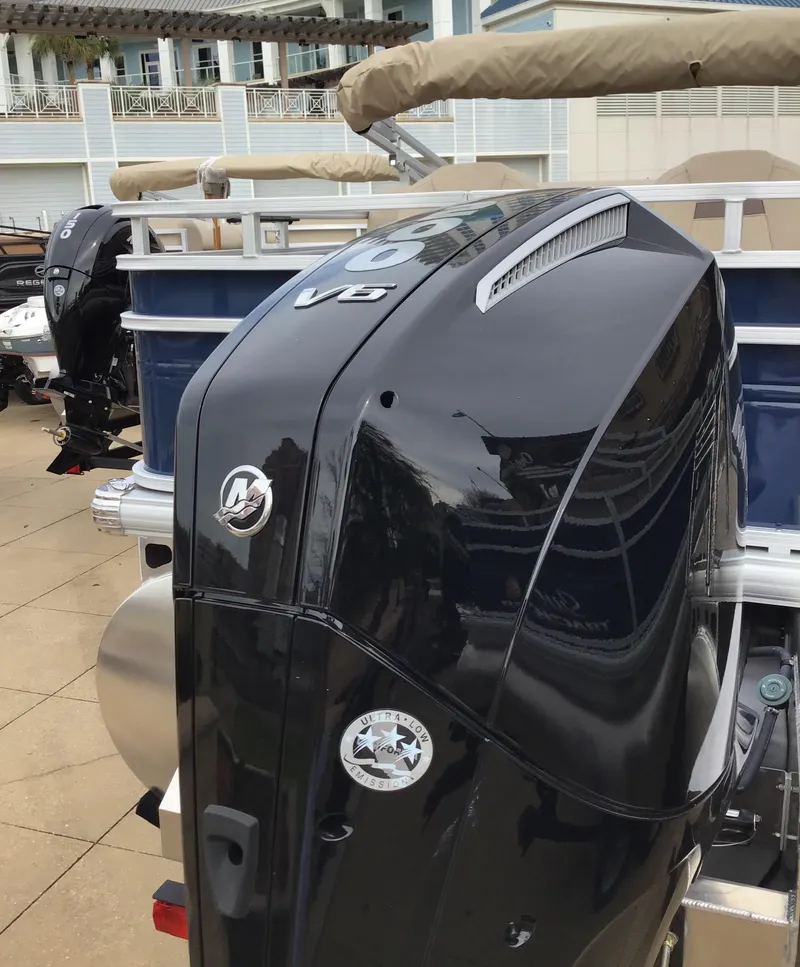 Slide: The Image of Sun Tracker Fishin' Barge 22 XP3 2025 - 74