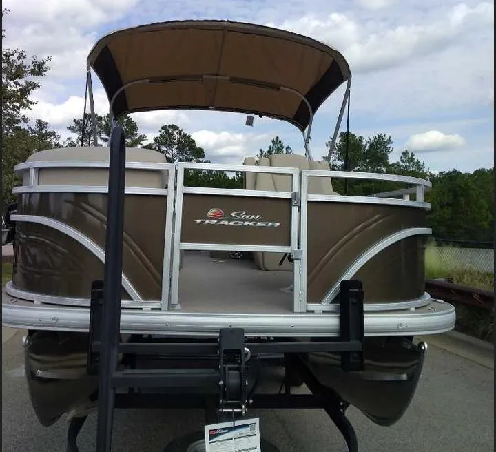 Slide: The Image of Sun Tracker SportFish 20 DLX 2025 - 83