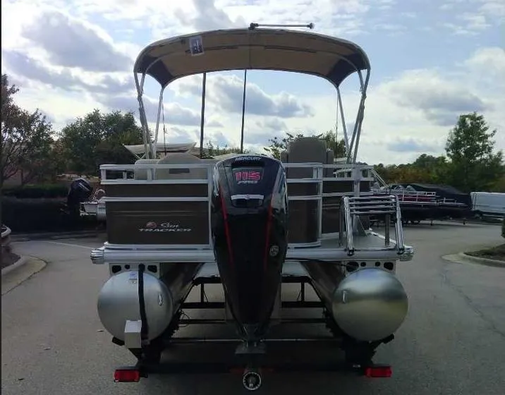 Slide: The Image of Sun Tracker SportFish 20 DLX 2025 - 84