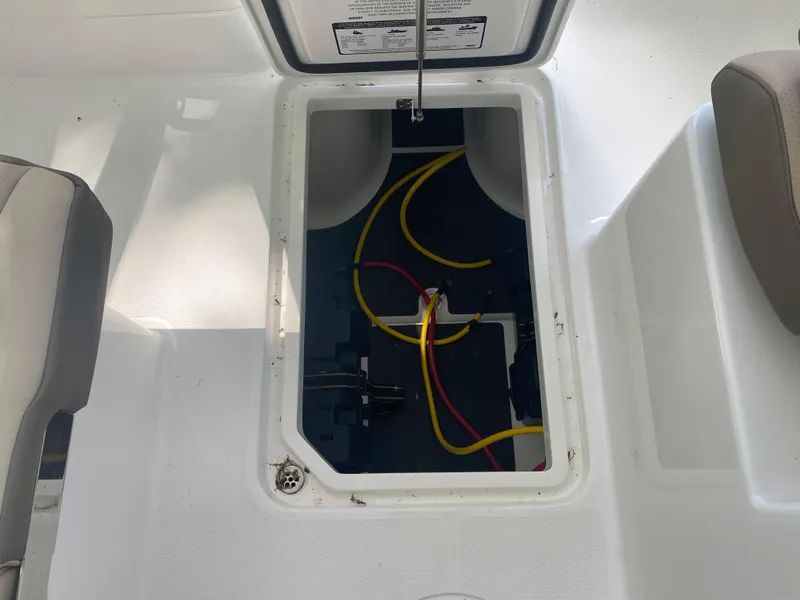 Slide: The Image of Edgewater 248 CX 2024 - 26