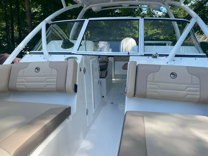 Slide: The Image of Edgewater 248 CX 2024 - 9