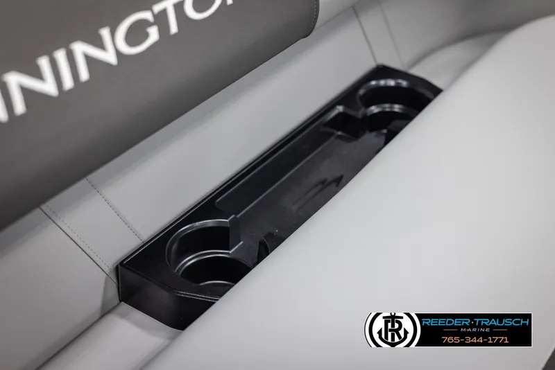 Slide: The Image of 2025 Bennington 21 SSBSE boat seat with integrated cup holders. - 39