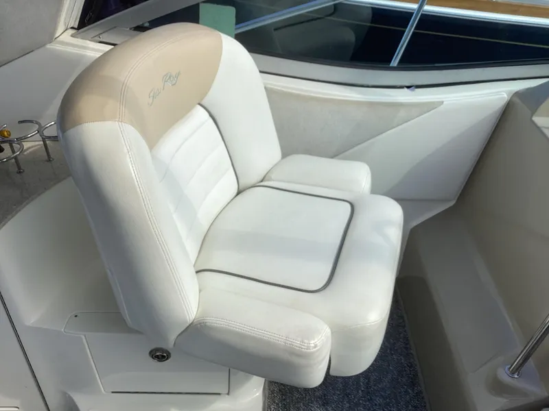 Slide: The Image of White leather seat on 2008 Sea Ray 350 Sundancer boat. - 24