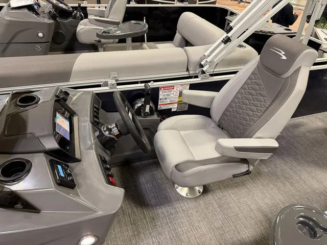 Slide: The Image of Bennington S Fishing 22 SS Pontoon 2025 - 13