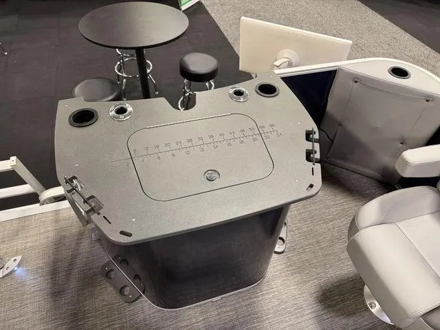 Slide: The Image of Bennington S Fishing 22 SS Pontoon 2025 - 22