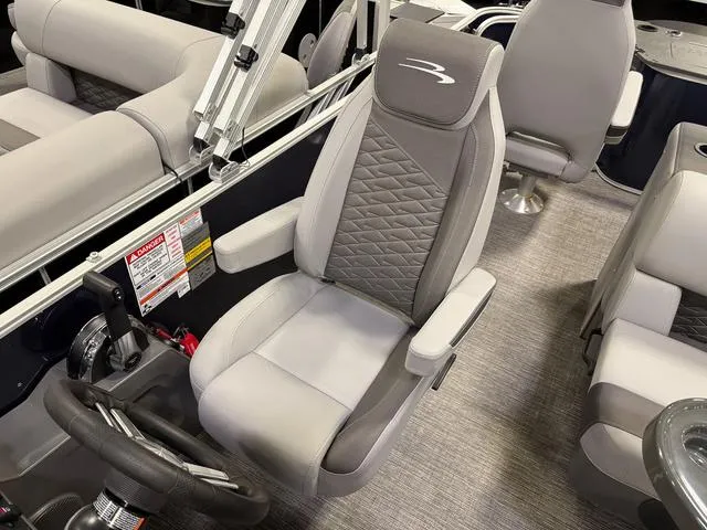 Slide: The Image of Bennington S Fishing 22 SS Pontoon 2025 - 14