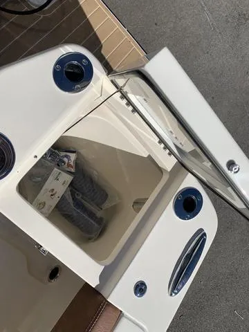 Slide: The Image of Scout 240 XSF 2025 - 22