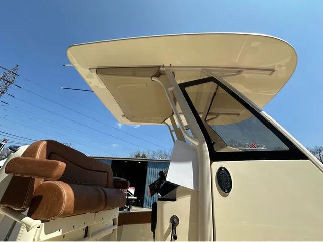 Slide: The Image of Scout 240 XSF 2025 - 29