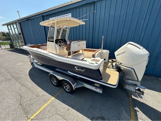 Slide: The Image of Scout 240 XSF 2025 - 39