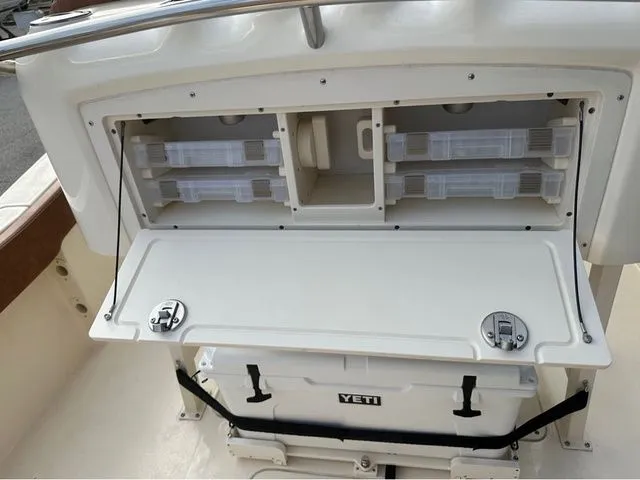 Slide: The Image of Scout 240 XSF 2025 - 54