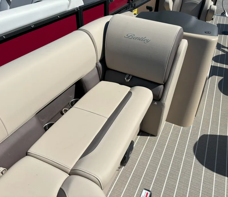 Slide: The Image of Bentley Pontoons Legacy 220 Navigator 2024 - 12