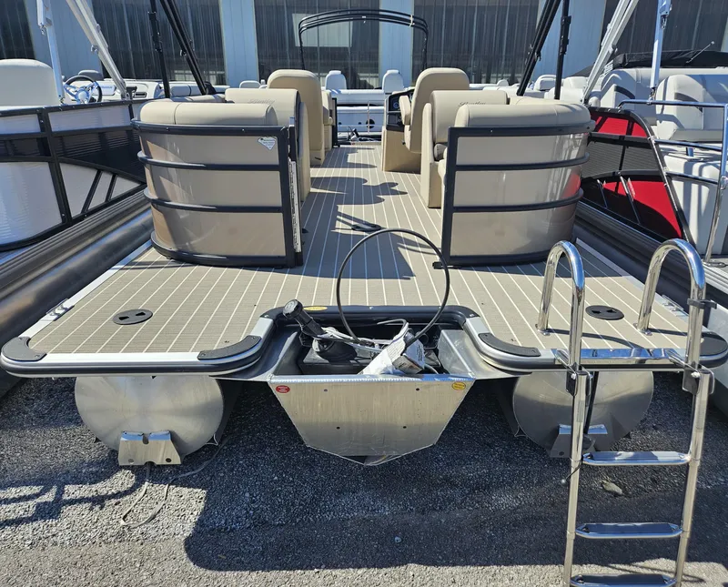 Slide: The Image of Bentley Pontoons Legacy 220 Navigator 2024 - 7