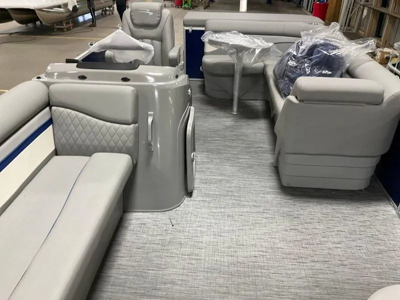 Slide: The Image of Garmin device on 2023 Bennington 208SL boat dashboard. - 10